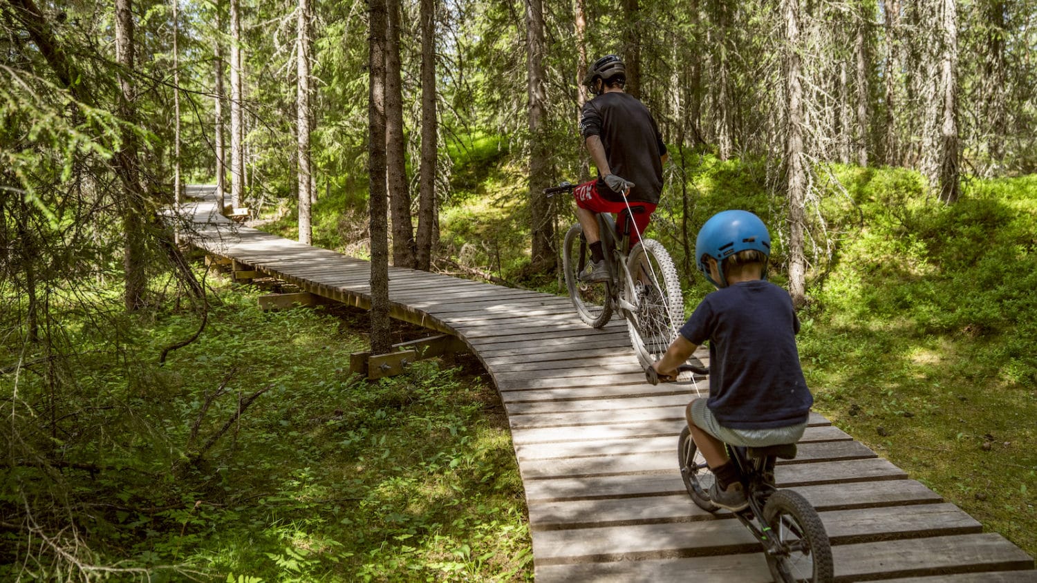 Denne dingsen skal gjøre livet lettere for små syklister (og foreldrene)